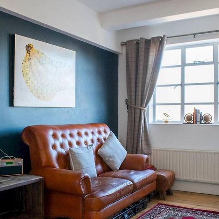 Beautifully Decorated Contemporary 2 Bedroom Flat ลอนดอน ภายนอก รูปภาพ