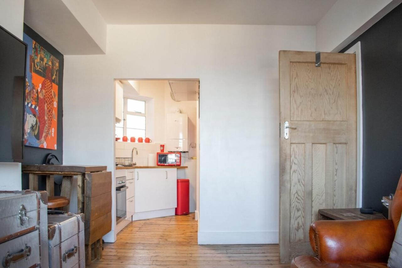 Beautifully Decorated Contemporary 2 Bedroom Flat ลอนดอน ภายนอก รูปภาพ