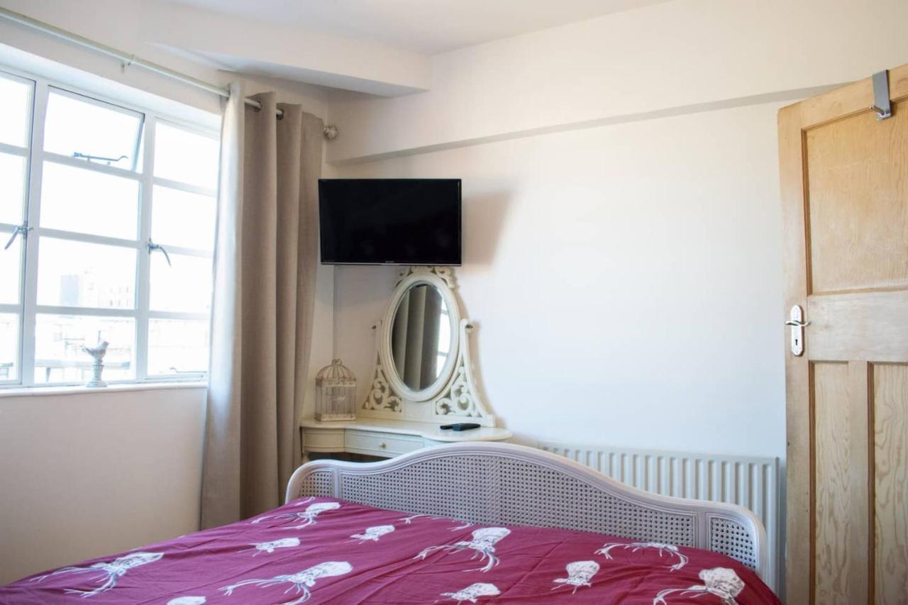Beautifully Decorated Contemporary 2 Bedroom Flat ลอนดอน ภายนอก รูปภาพ
